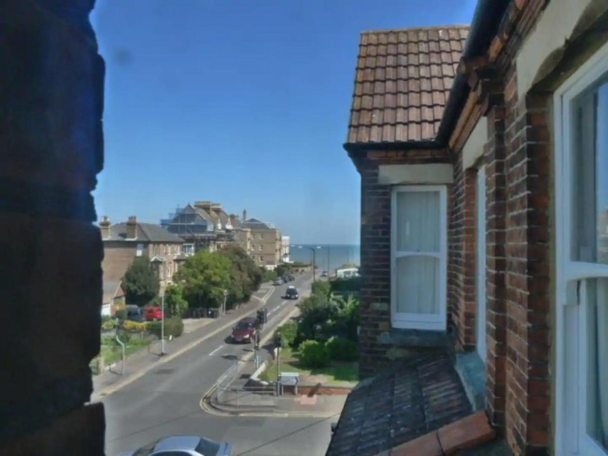 Top Floor Flat With Sea View 헌베이 외부 사진