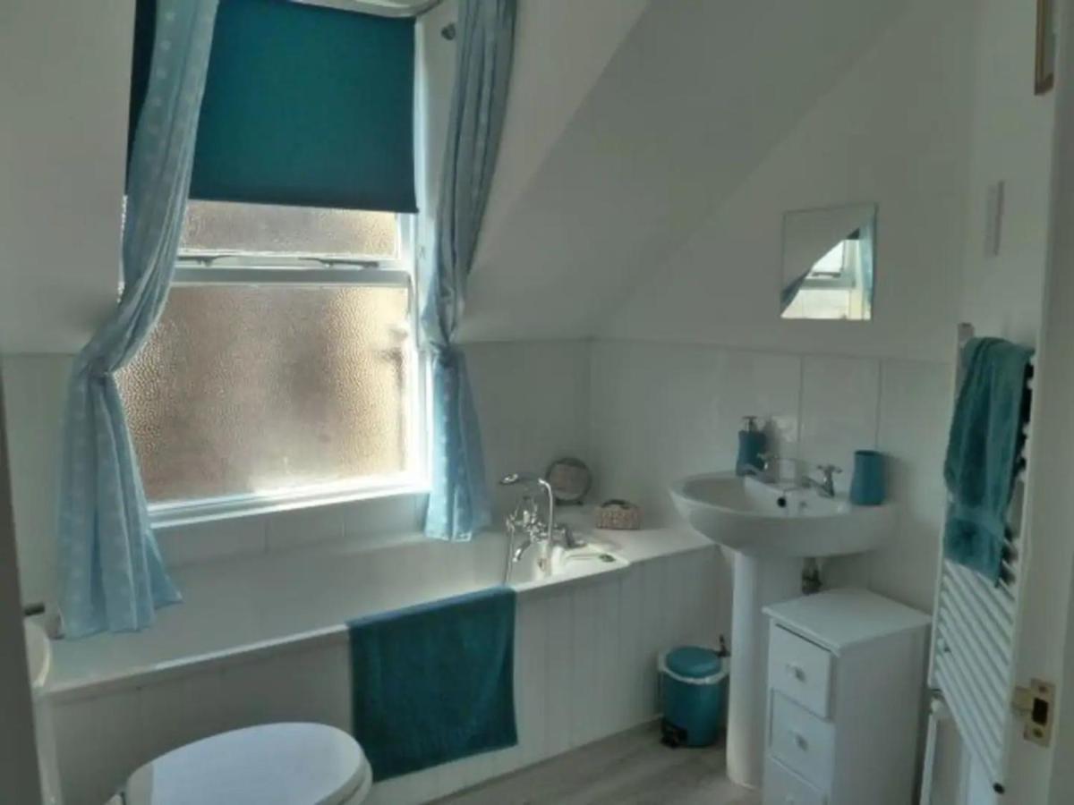 Top Floor Flat With Sea View 헌베이 외부 사진
